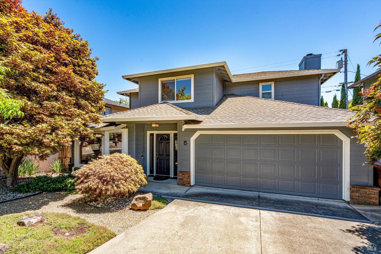Detail Gallery Image 1 of 27 For 5 Capitola Ct, Napa,  CA 94559 - 3 Beds | 2/1 Baths