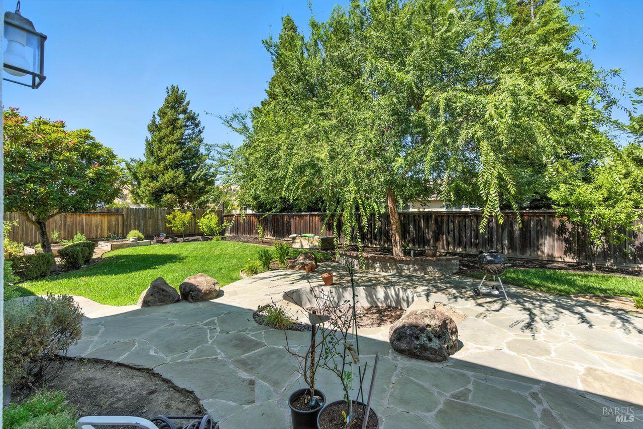Detail Gallery Image 19 of 26 For 2320 Sanctuary Dr, Fairfield,  CA 94534 - 5 Beds | 4 Baths