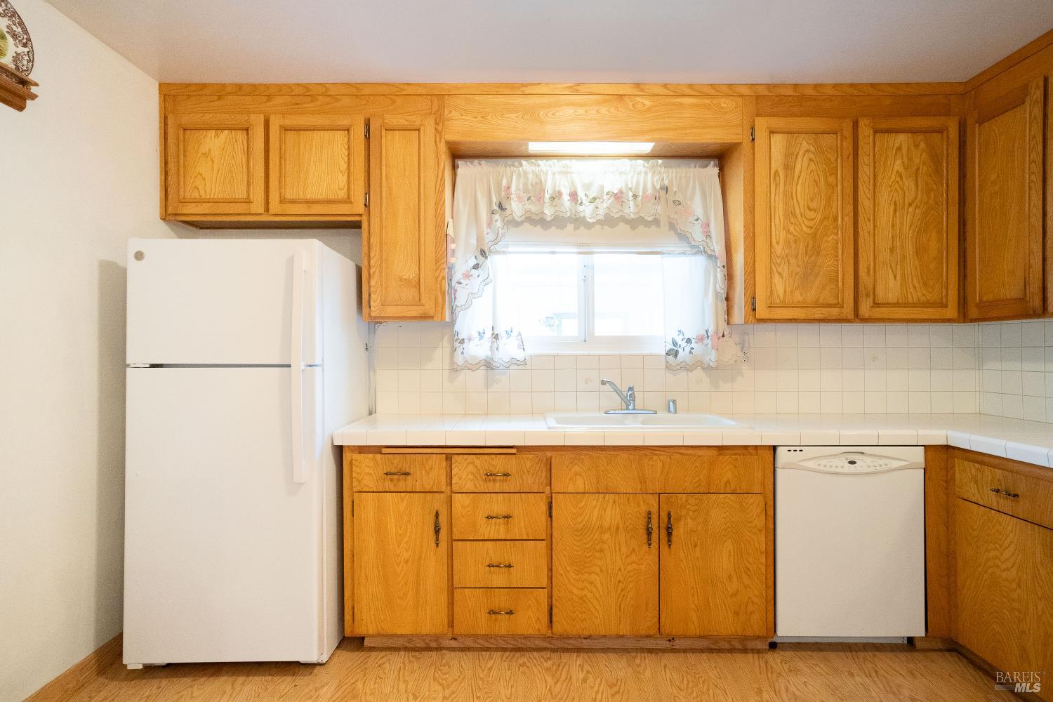 Detail Gallery Image 15 of 27 For 3042 Beecham St, Napa,  CA 94558 - 3 Beds | 2 Baths