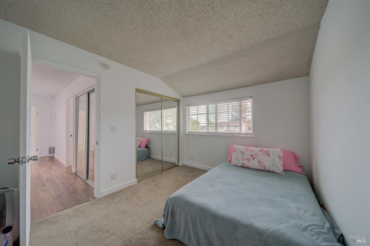Detail Gallery Image 24 of 46 For 128 Newcastle Dr Dr, Vallejo,  CA 94591 - 4 Beds | 2/1 Baths