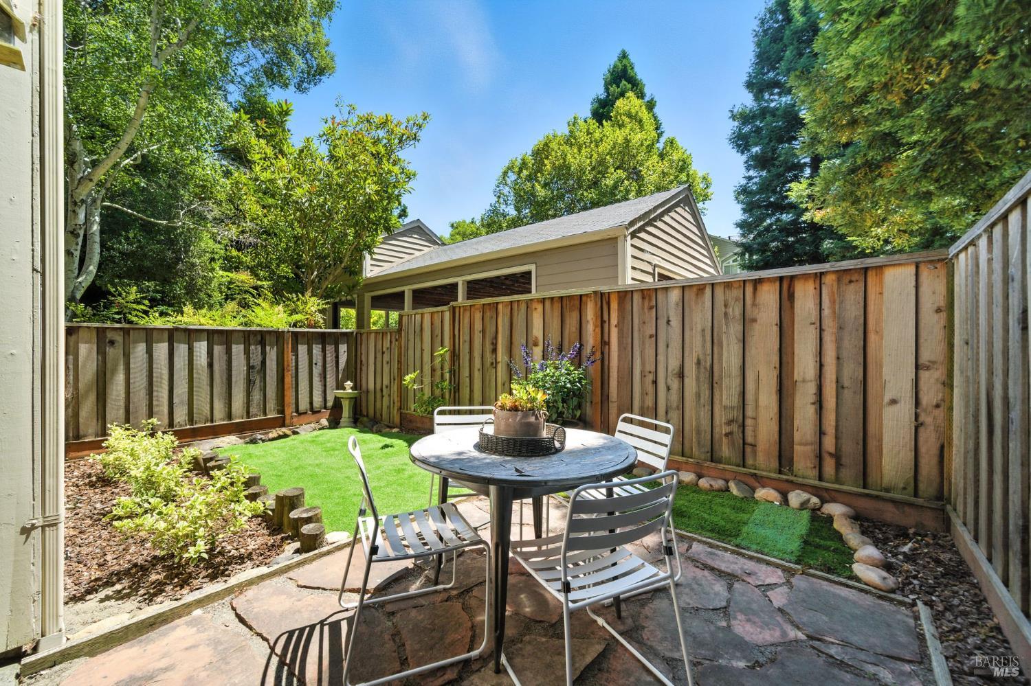 Detail Gallery Image 24 of 29 For 115 Koch Rd, Corte Madera,  CA 94925 - 2 Beds | 2 Baths
