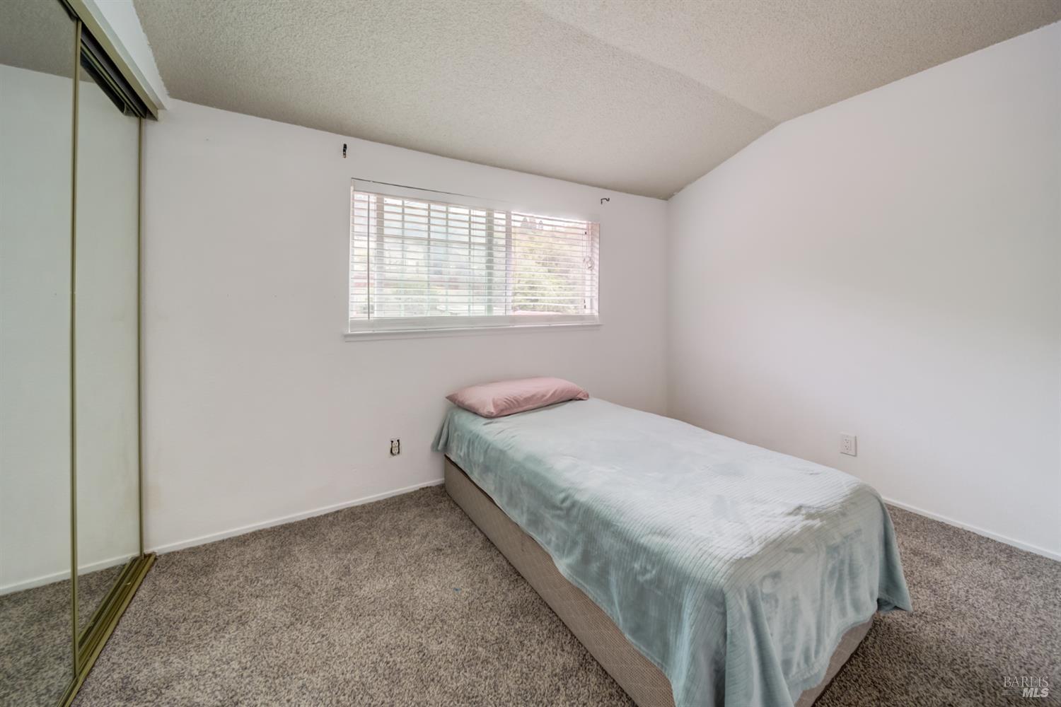 Detail Gallery Image 28 of 46 For 128 Newcastle Dr Dr, Vallejo,  CA 94591 - 4 Beds | 2/1 Baths