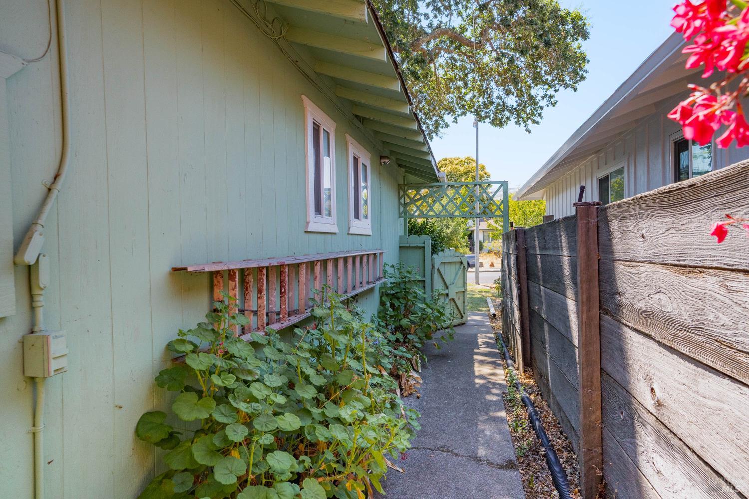 Detail Gallery Image 26 of 27 For 3042 Beecham St, Napa,  CA 94558 - 3 Beds | 2 Baths