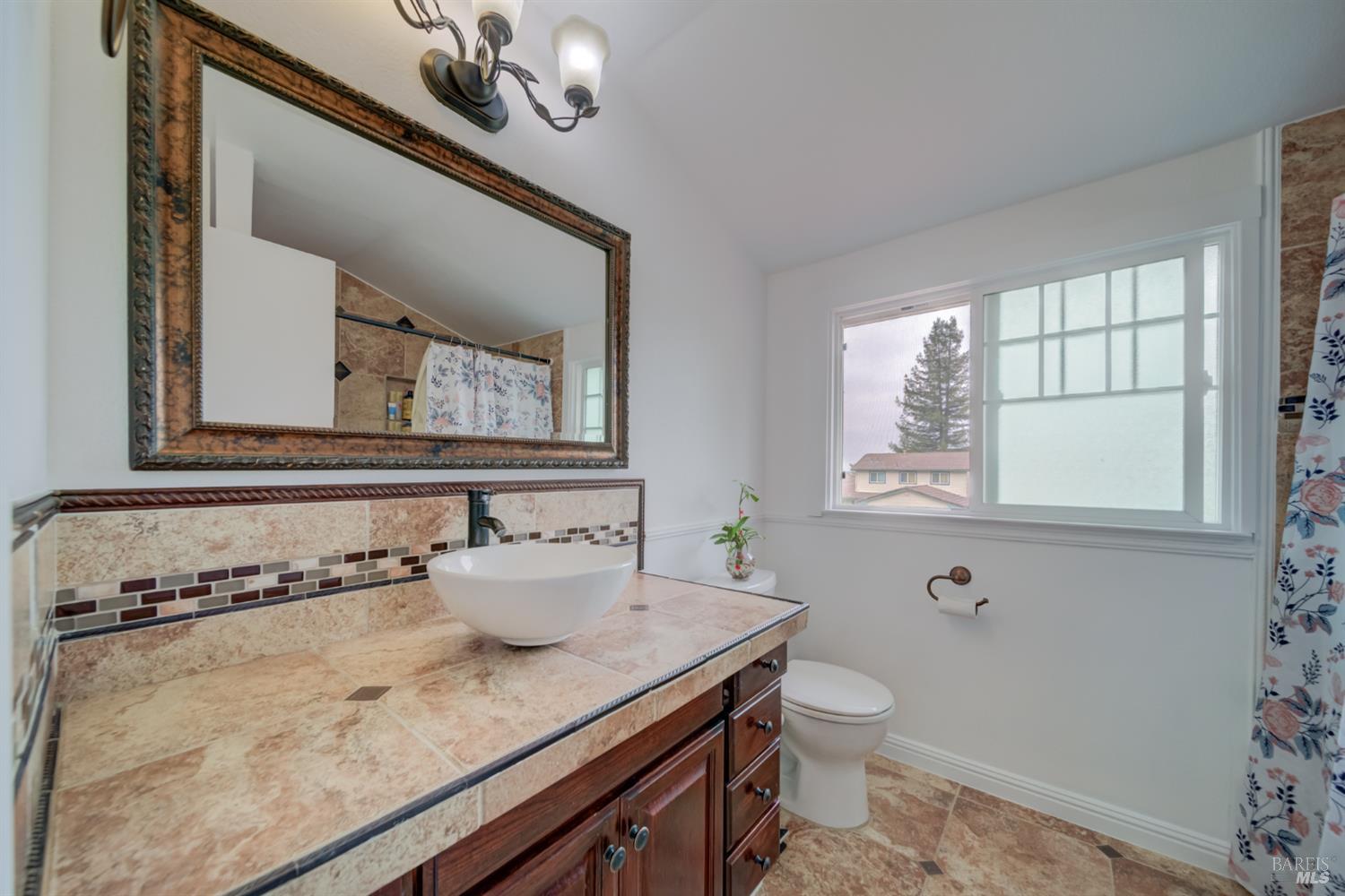 Detail Gallery Image 25 of 46 For 128 Newcastle Dr Dr, Vallejo,  CA 94591 - 4 Beds | 2/1 Baths