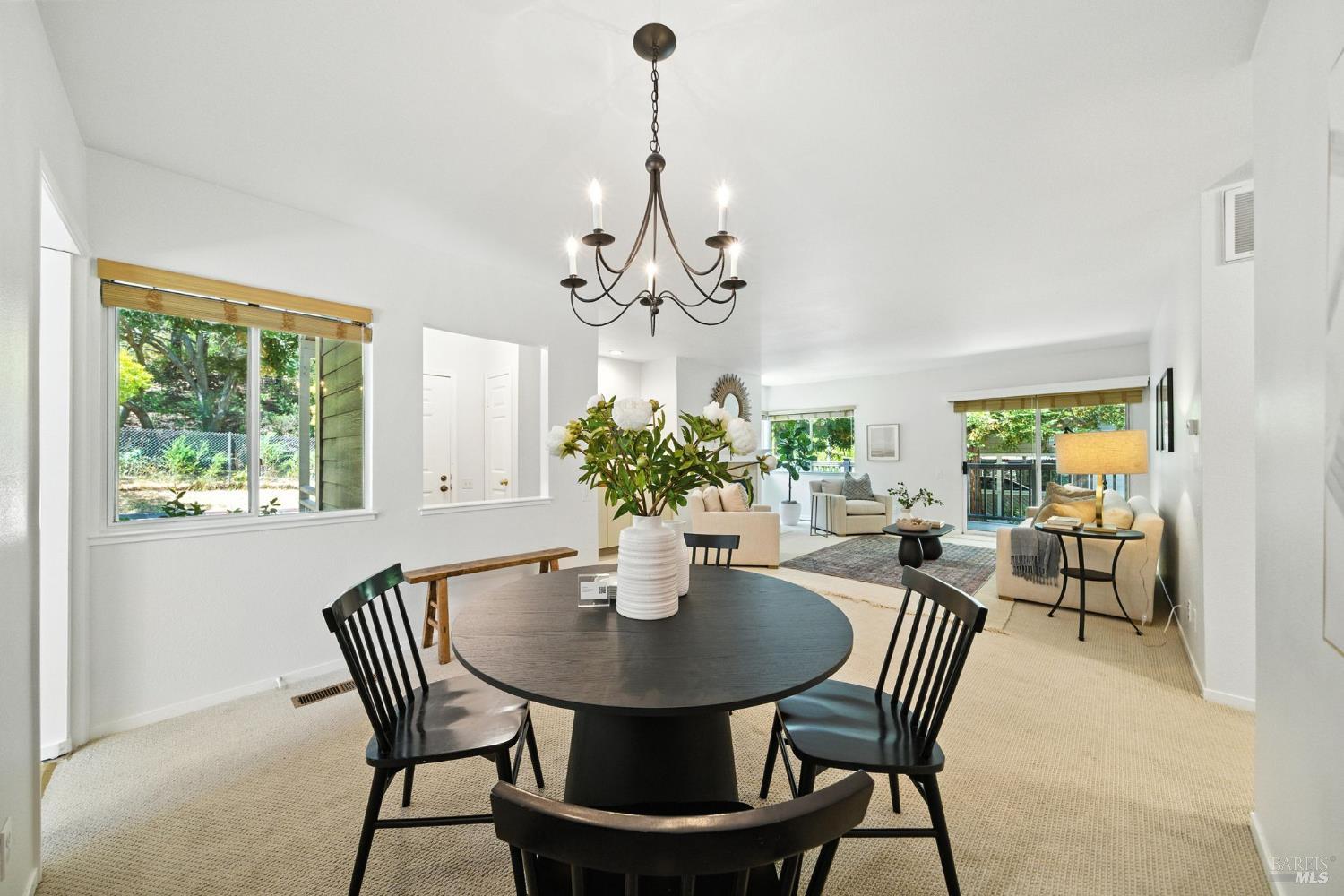 Detail Gallery Image 11 of 29 For 115 Koch Rd, Corte Madera,  CA 94925 - 2 Beds | 2 Baths