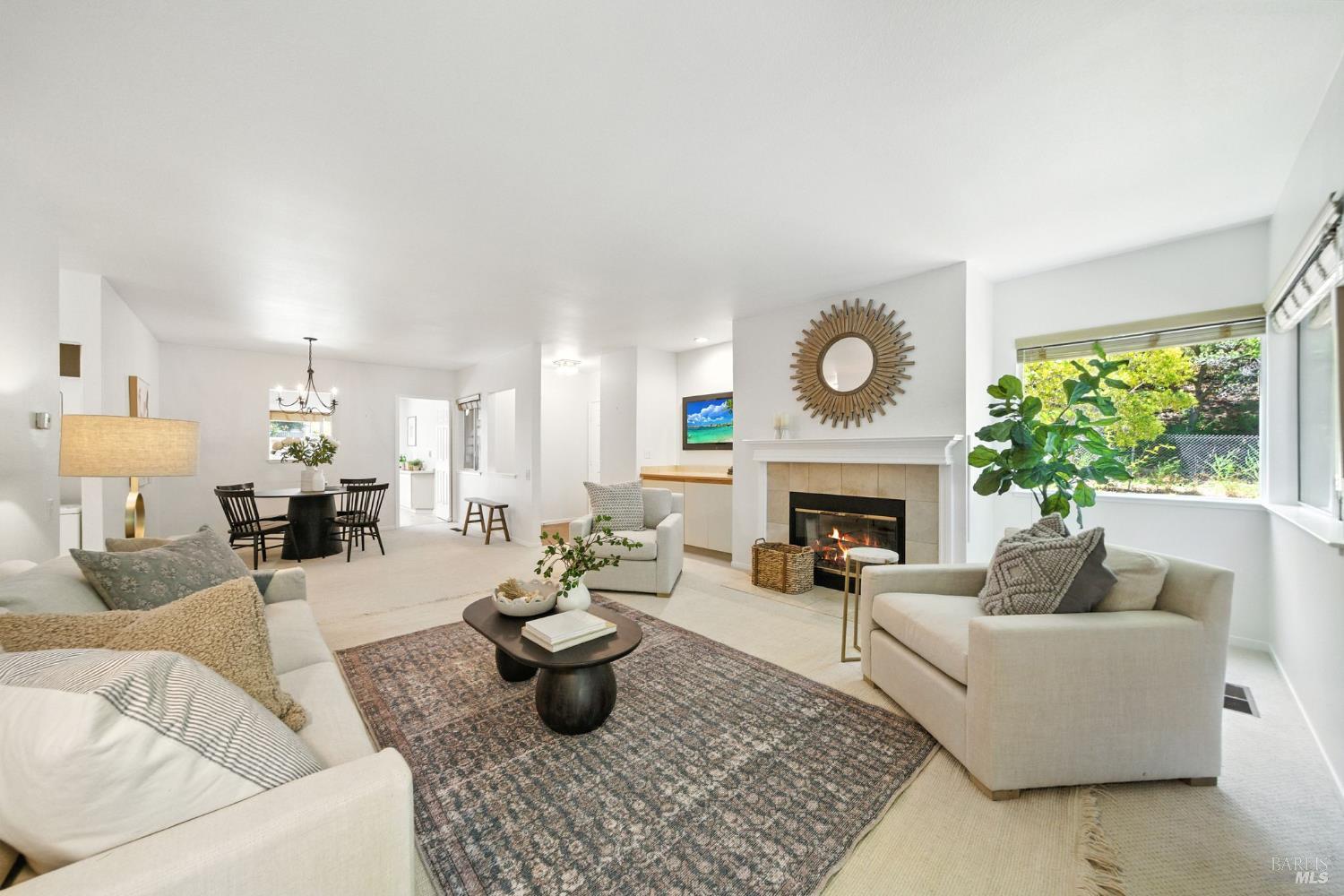 Detail Gallery Image 1 of 29 For 115 Koch Rd, Corte Madera,  CA 94925 - 2 Beds | 2 Baths