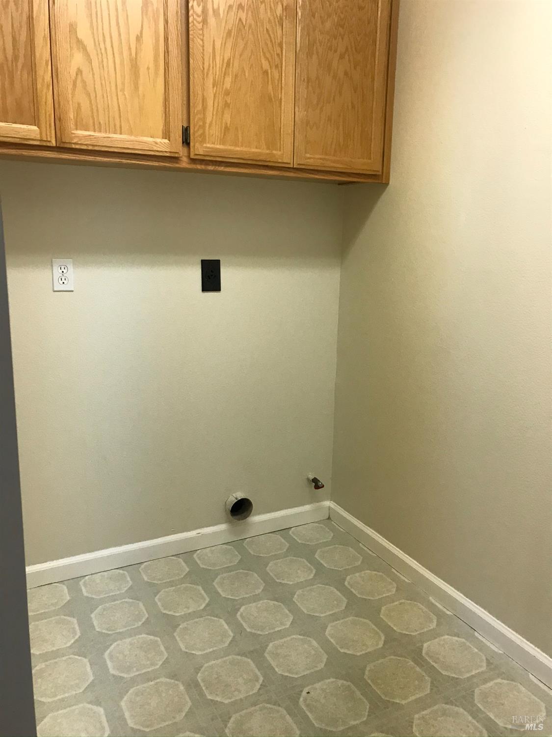 Detail Gallery Image 10 of 30 For 7224 16th Hole Dr, Windsor,  CA 95492 - 3 Beds | 2/1 Baths
