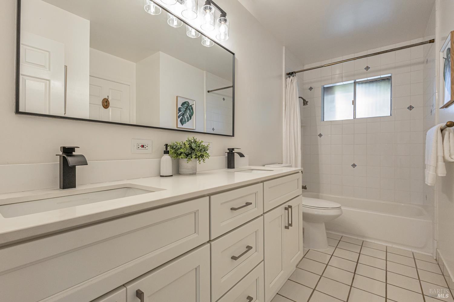 Detail Gallery Image 24 of 42 For 230 Del Casa Dr, Mill Valley,  CA 94941 - 4 Beds | 2/1 Baths