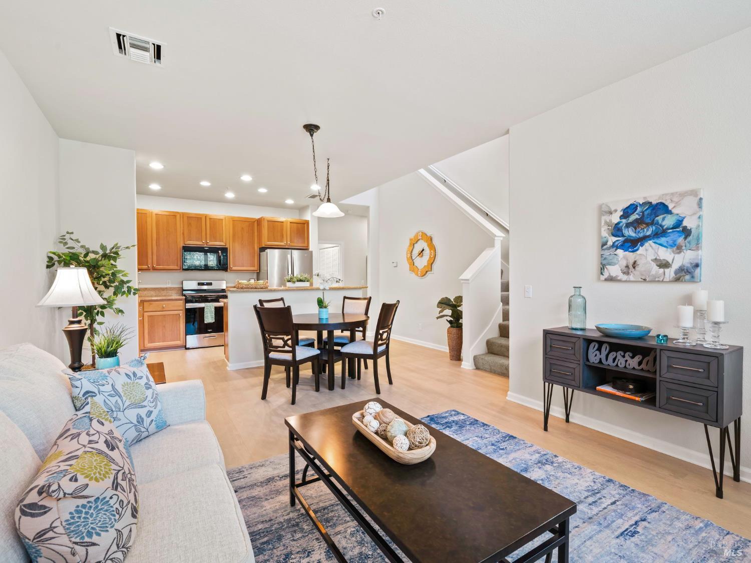 Detail Gallery Image 12 of 36 For 6761 Santero Way, Cotati,  CA 94931 - 3 Beds | 2 Baths