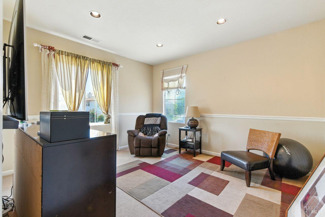 Detail Gallery Image 15 of 26 For 2320 Sanctuary Dr, Fairfield,  CA 94534 - 5 Beds | 4 Baths