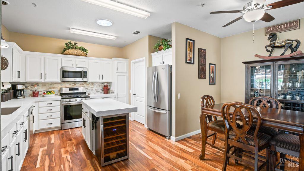 Detail Gallery Image 8 of 35 For 105 Clover Springs Dr, Cloverdale,  CA 95425 - 2 Beds | 2 Baths