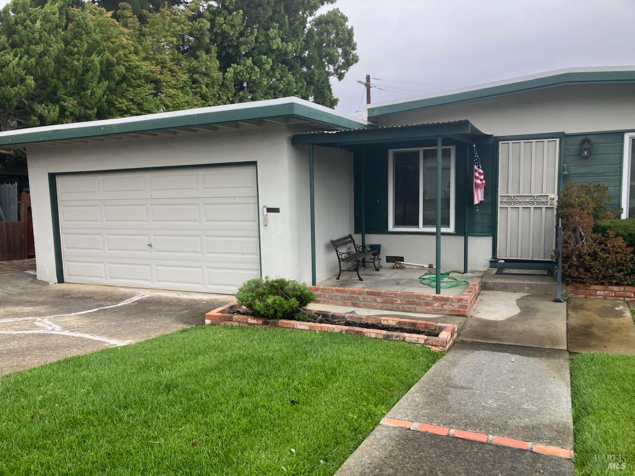 Detail Gallery Image 2 of 23 For 108 San Gorgonio Ave, Vallejo,  CA 94589 - 2 Beds | 1 Baths