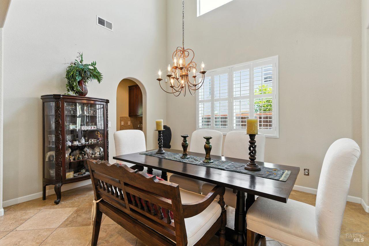 Detail Gallery Image 4 of 26 For 2320 Sanctuary Dr, Fairfield,  CA 94534 - 5 Beds | 4 Baths