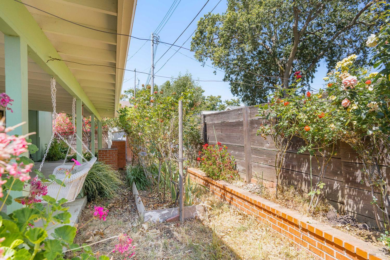 Detail Gallery Image 25 of 27 For 3042 Beecham St, Napa,  CA 94558 - 3 Beds | 2 Baths