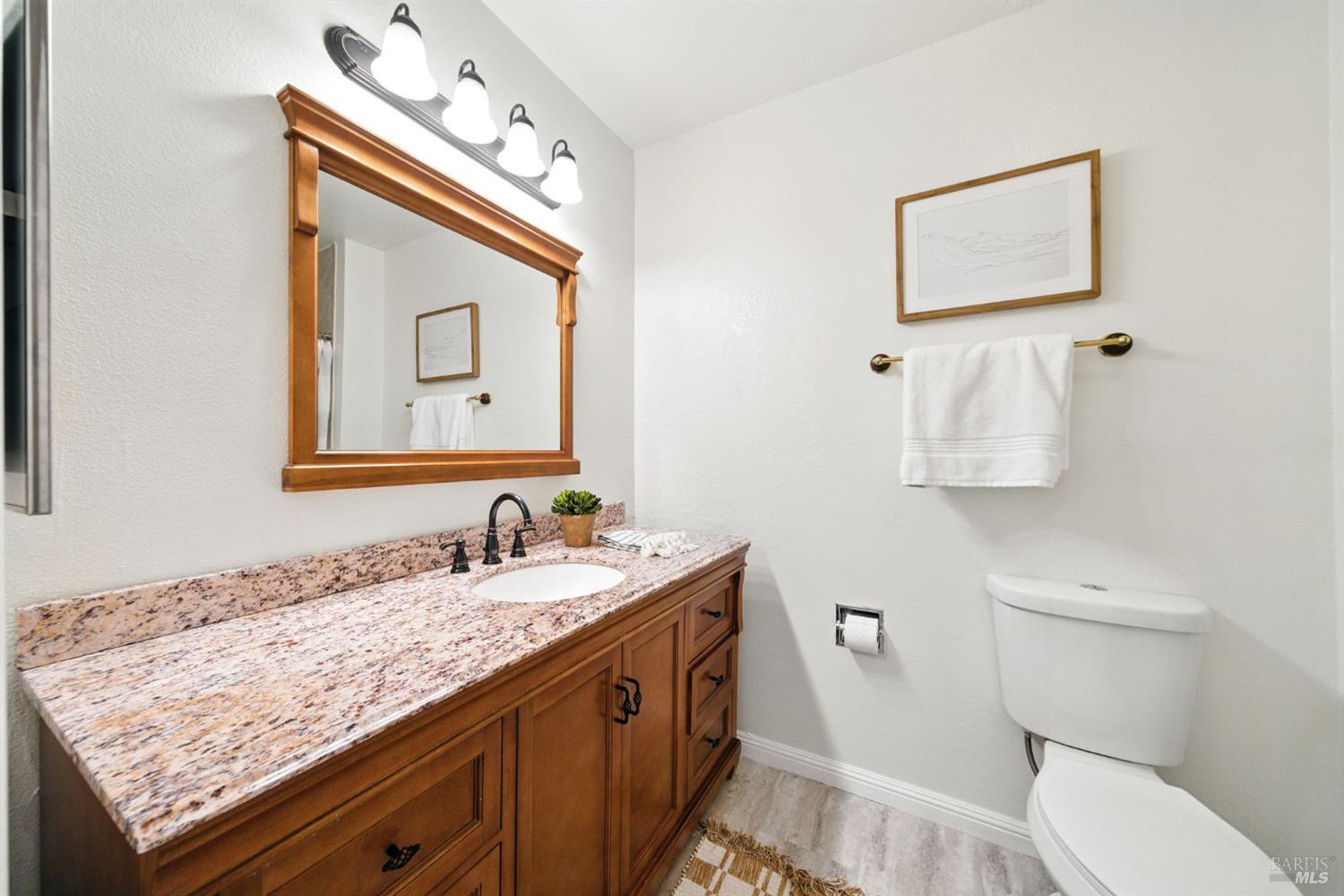 Detail Gallery Image 15 of 29 For 115 Koch Rd, Corte Madera,  CA 94925 - 2 Beds | 2 Baths