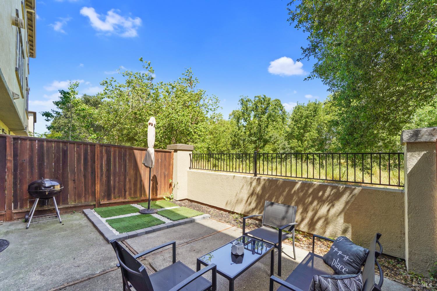 Detail Gallery Image 17 of 39 For 2931 Edgewater Dr, Santa Rosa,  CA 95407 - 3 Beds | 3 Baths