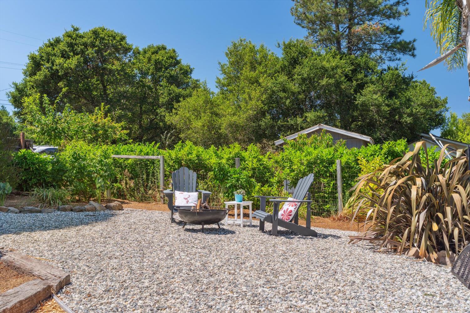 Detail Gallery Image 22 of 38 For 247 Greenwood Ter, Sebastopol,  CA 95472 - 3 Beds | 2 Baths