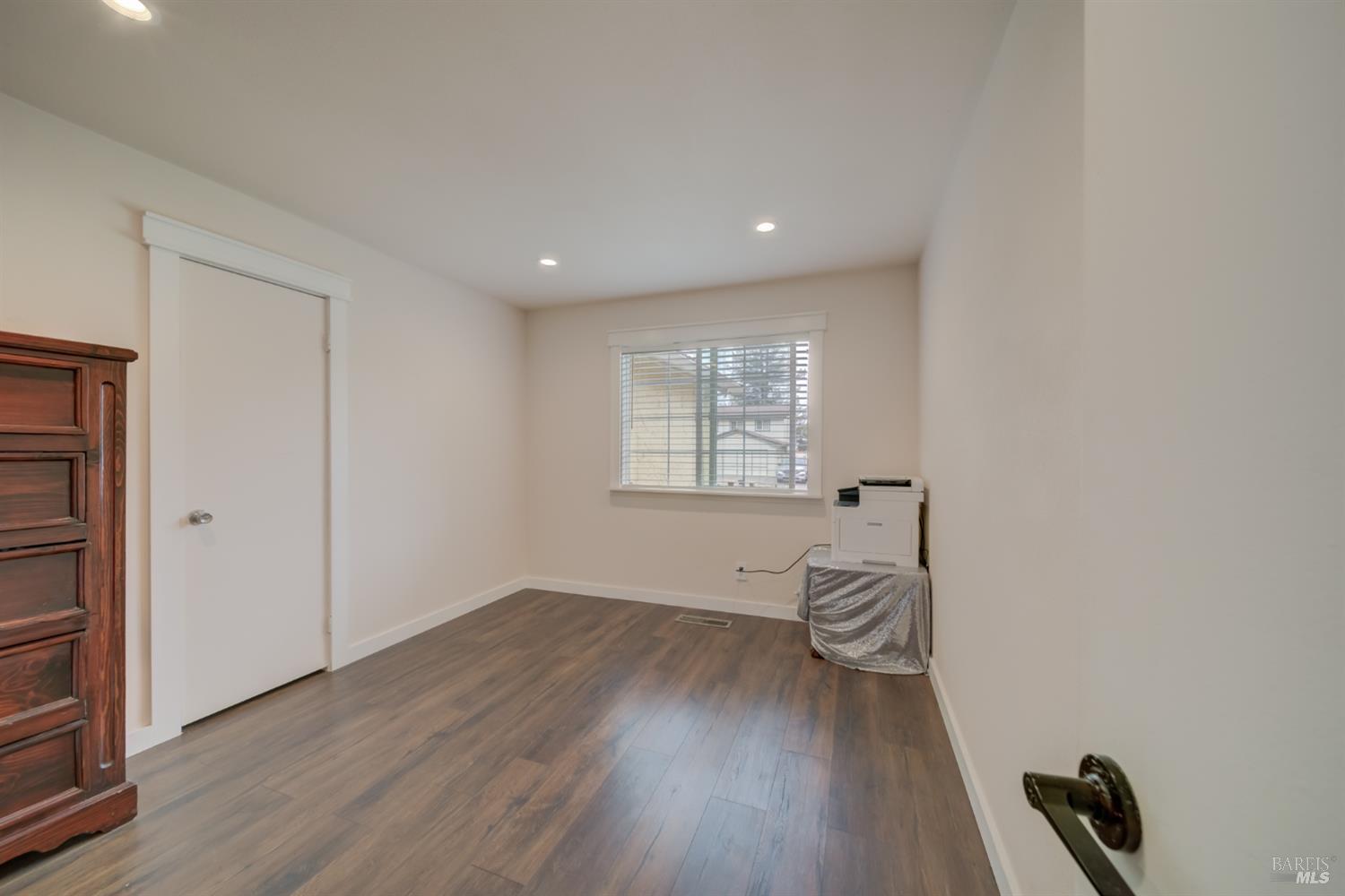 Detail Gallery Image 16 of 46 For 128 Newcastle Dr Dr, Vallejo,  CA 94591 - 4 Beds | 2/1 Baths