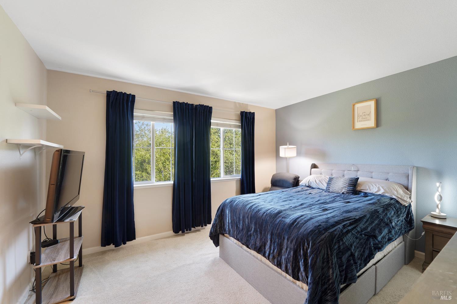 Detail Gallery Image 13 of 39 For 2931 Edgewater Dr, Santa Rosa,  CA 95407 - 3 Beds | 3 Baths
