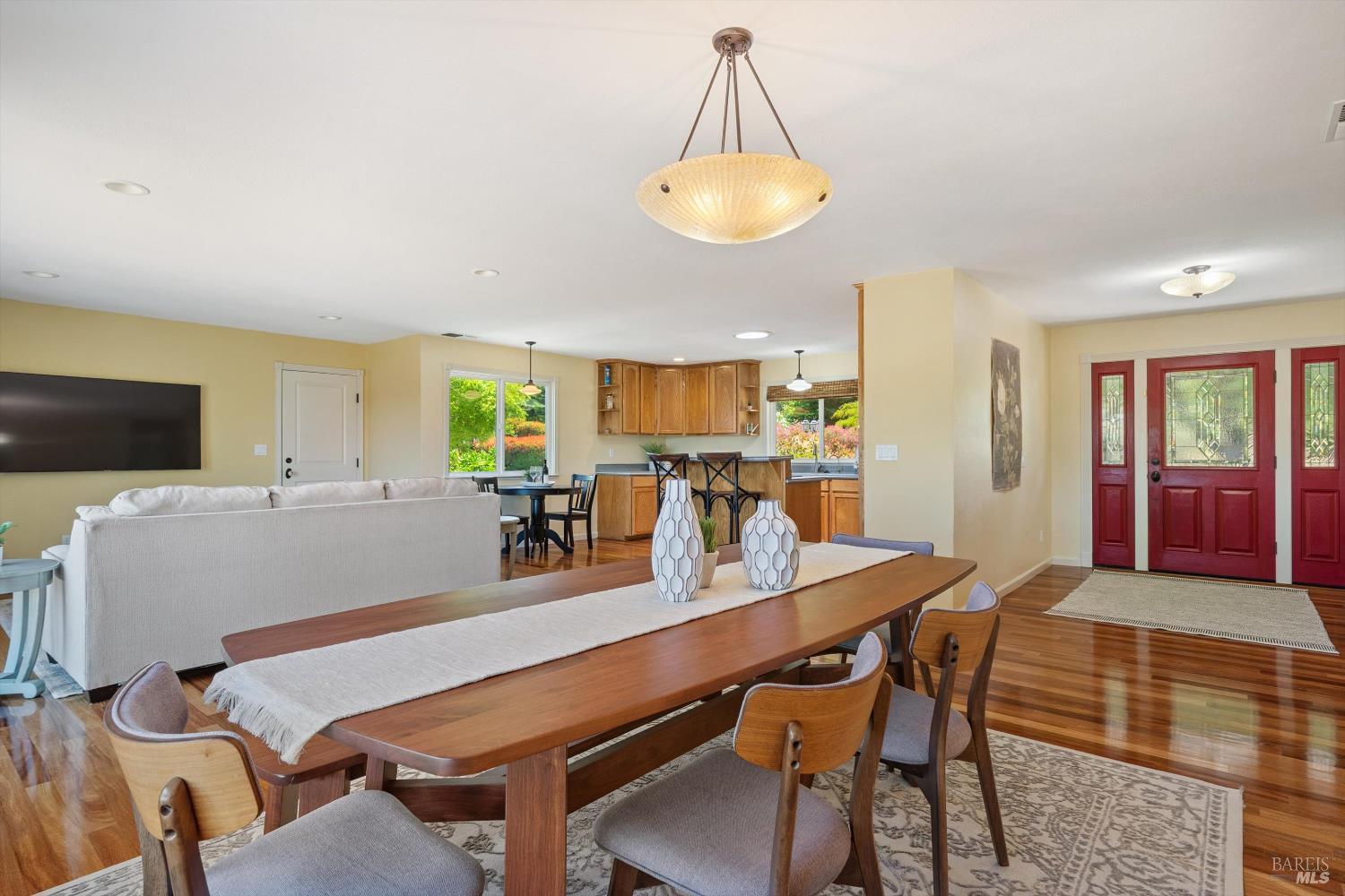 Detail Gallery Image 6 of 38 For 247 Greenwood Ter, Sebastopol,  CA 95472 - 3 Beds | 2 Baths