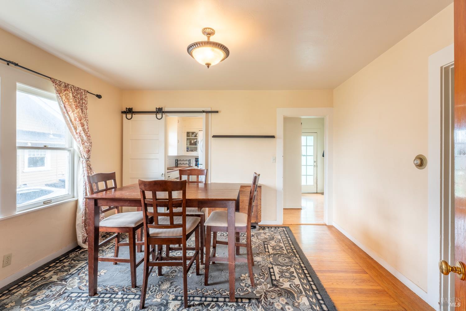 Detail Gallery Image 3 of 21 For 102 N Whipple St, Fort Bragg,  CA 95437 - 2 Beds | 1 Baths