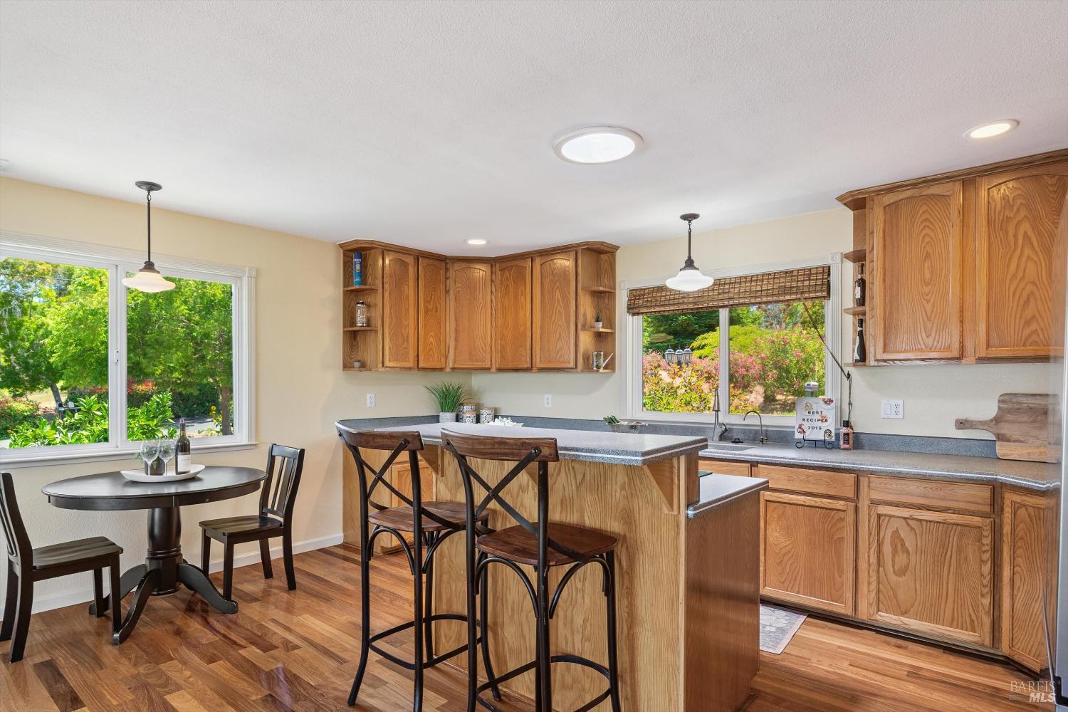 Detail Gallery Image 10 of 38 For 247 Greenwood Ter, Sebastopol,  CA 95472 - 3 Beds | 2 Baths