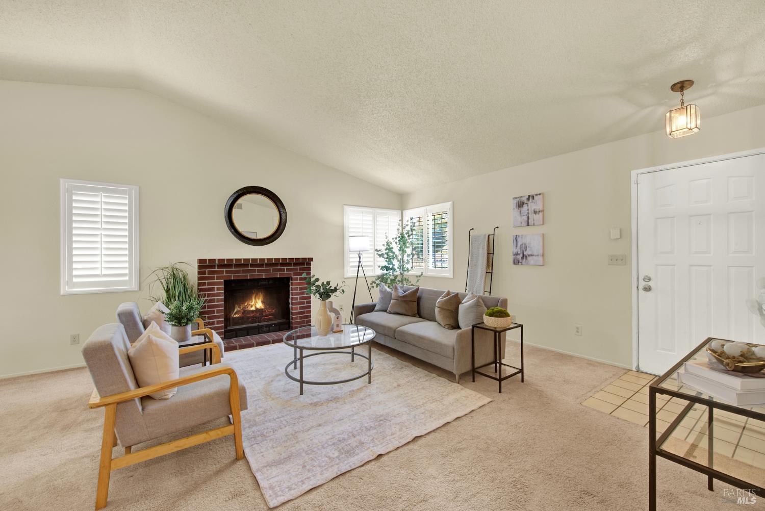 Detail Gallery Image 5 of 31 For 208 Waterford Dr, Vacaville,  CA 95688 - 3 Beds | 2 Baths