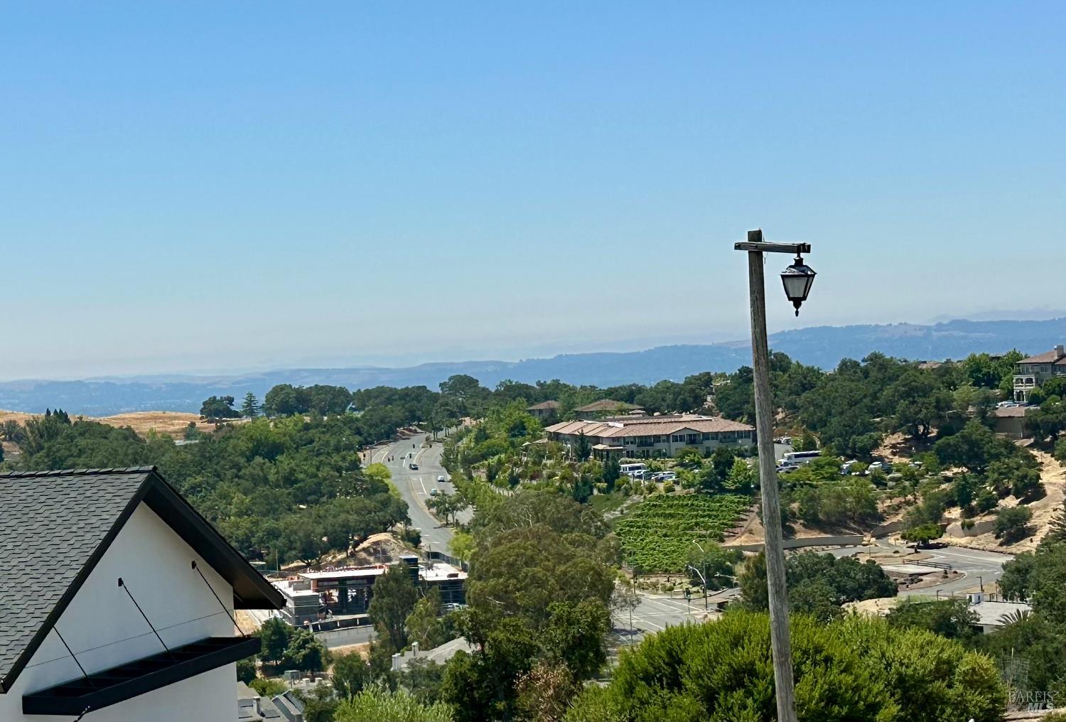 Detail Gallery Image 2 of 26 For 3554 Southridge Dr, Santa Rosa,  CA 95403 - 5 Beds | 3/1 Baths
