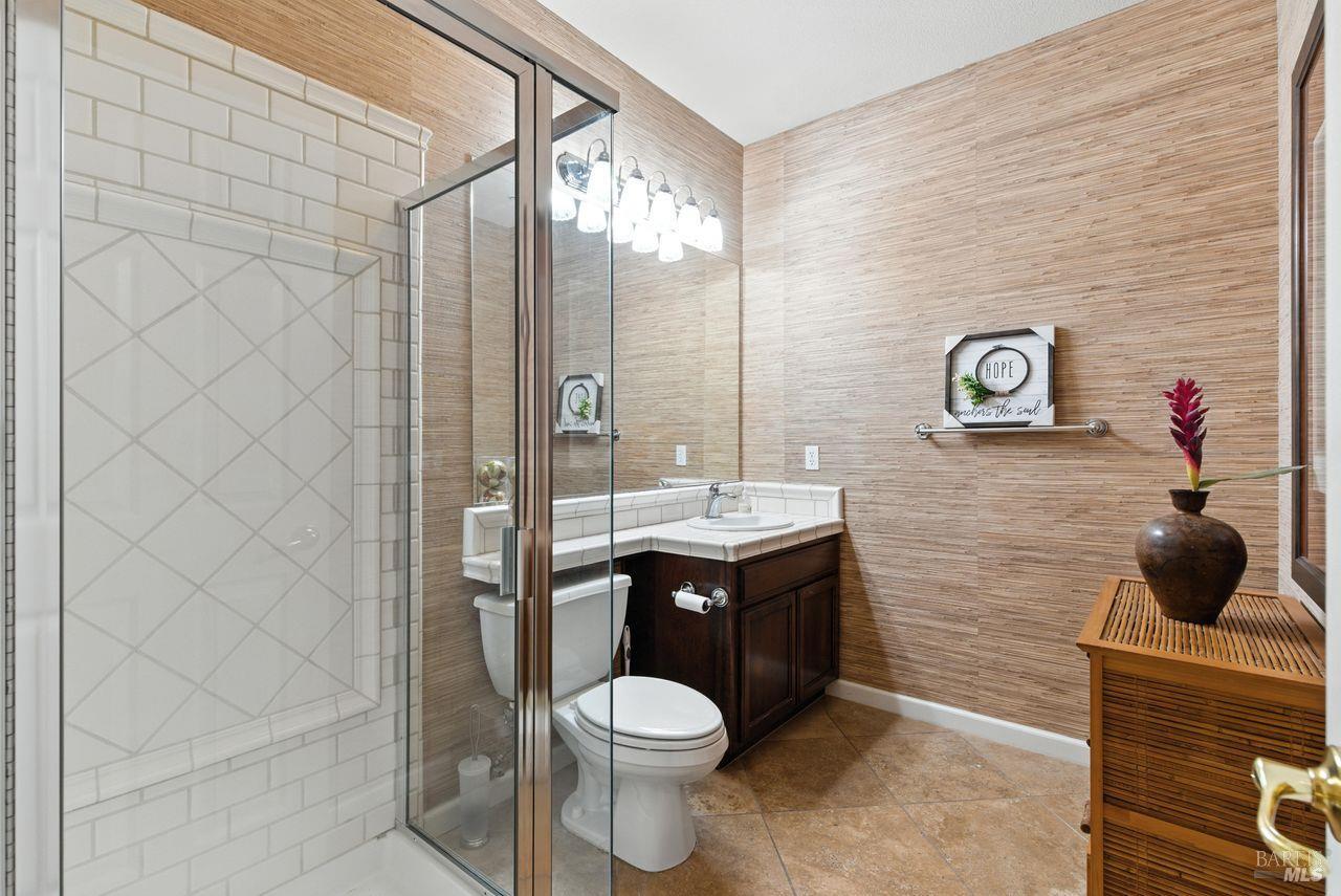 Detail Gallery Image 11 of 26 For 2320 Sanctuary Dr, Fairfield,  CA 94534 - 5 Beds | 4 Baths