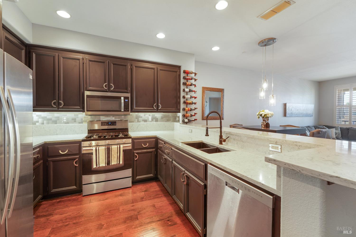 Detail Gallery Image 1 of 39 For 2931 Edgewater Dr, Santa Rosa,  CA 95407 - 3 Beds | 3 Baths