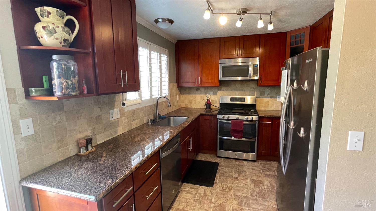Detail Gallery Image 11 of 25 For 2417 San Joaquin Ct, Santa Rosa,  CA 95401 - 4 Beds | 2 Baths