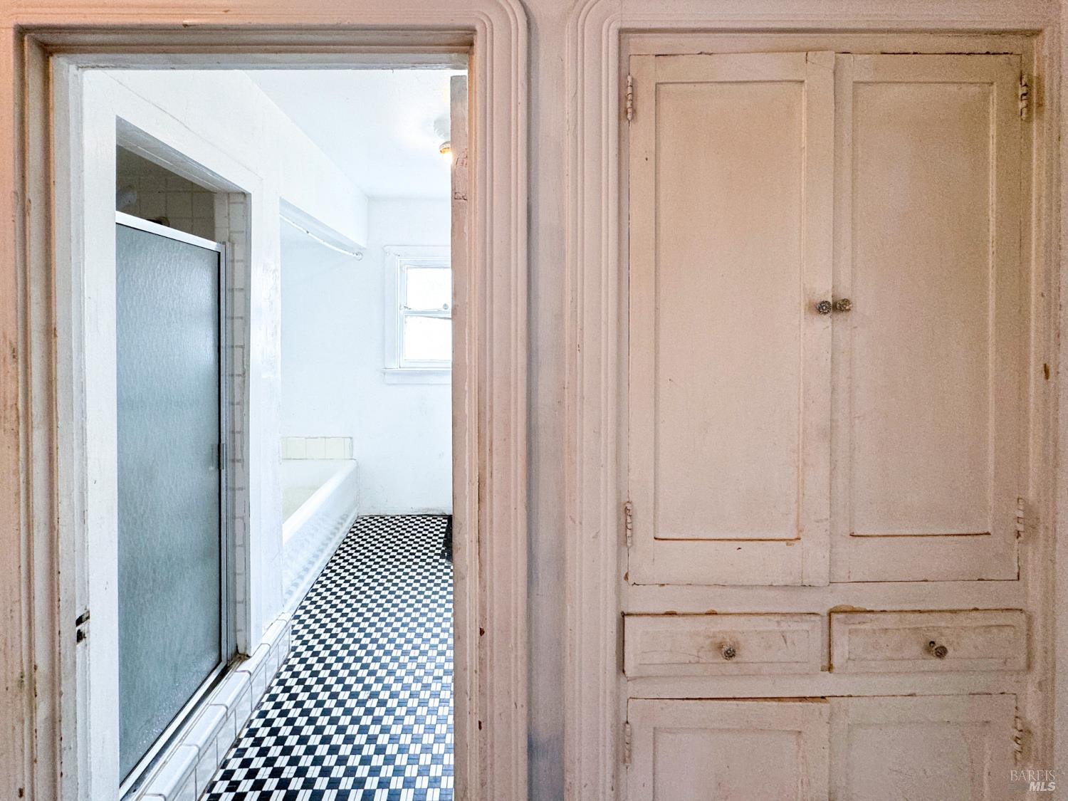 Detail Gallery Image 21 of 37 For 2901 Seminary Ave, Oakland,  CA 94605 - 4 Beds | 1/1 Baths