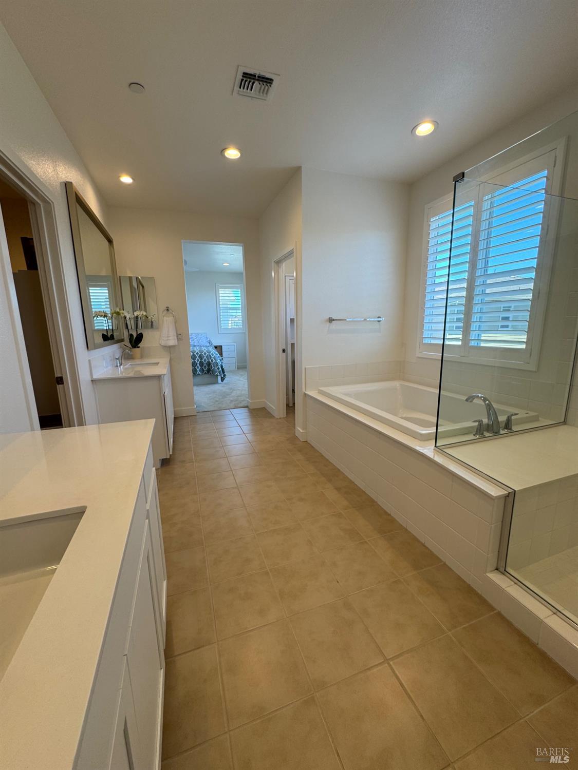 Detail Gallery Image 11 of 23 For 2565 Francisco Ave, Santa Rosa,  CA 95403 - 5 Beds | 4 Baths
