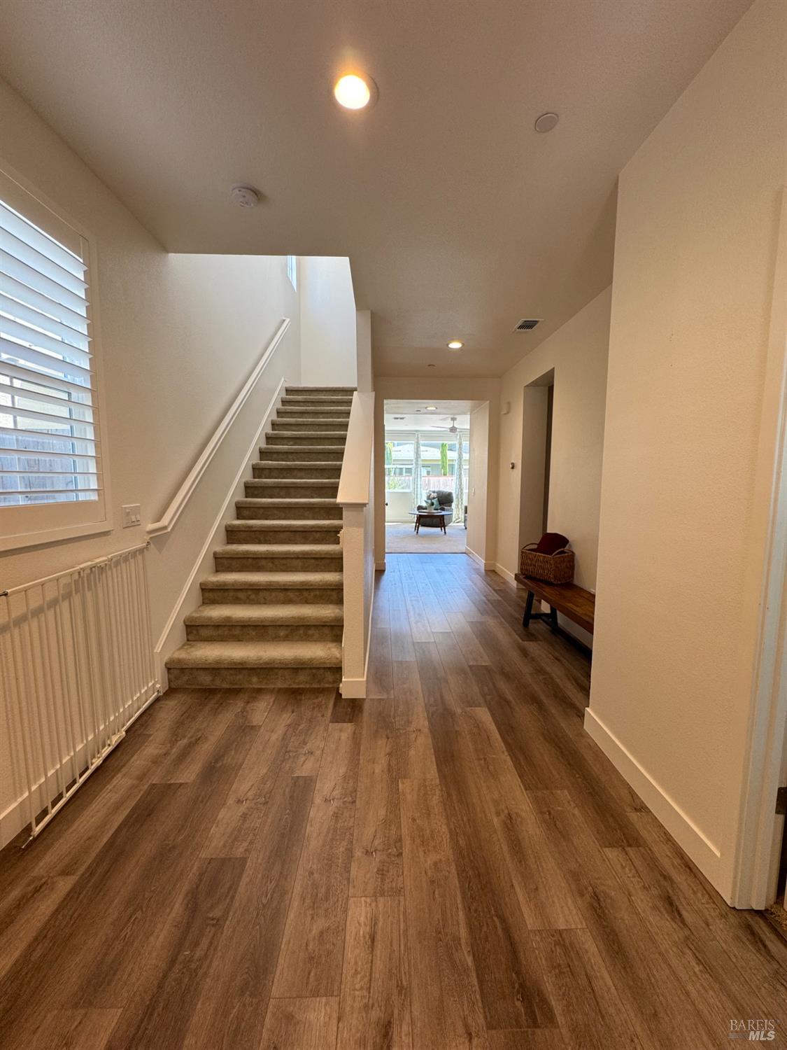 Detail Gallery Image 4 of 23 For 2565 Francisco Ave, Santa Rosa,  CA 95403 - 5 Beds | 4 Baths