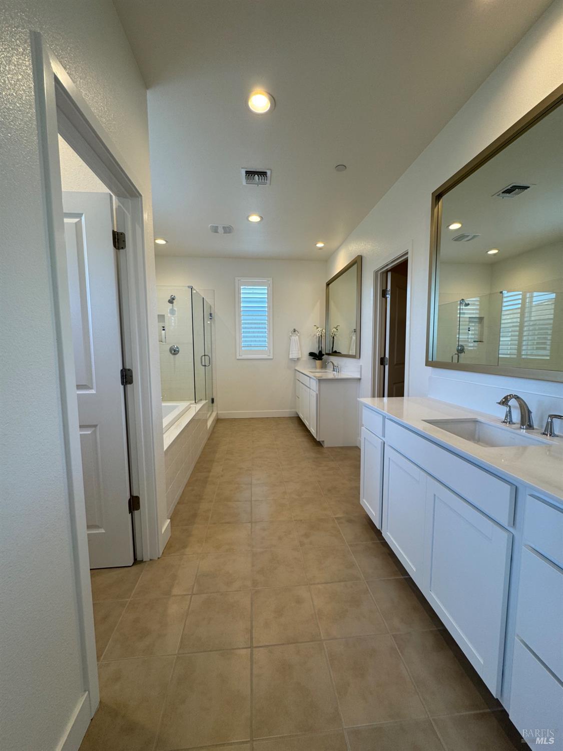 Detail Gallery Image 10 of 23 For 2565 Francisco Ave, Santa Rosa,  CA 95403 - 5 Beds | 4 Baths