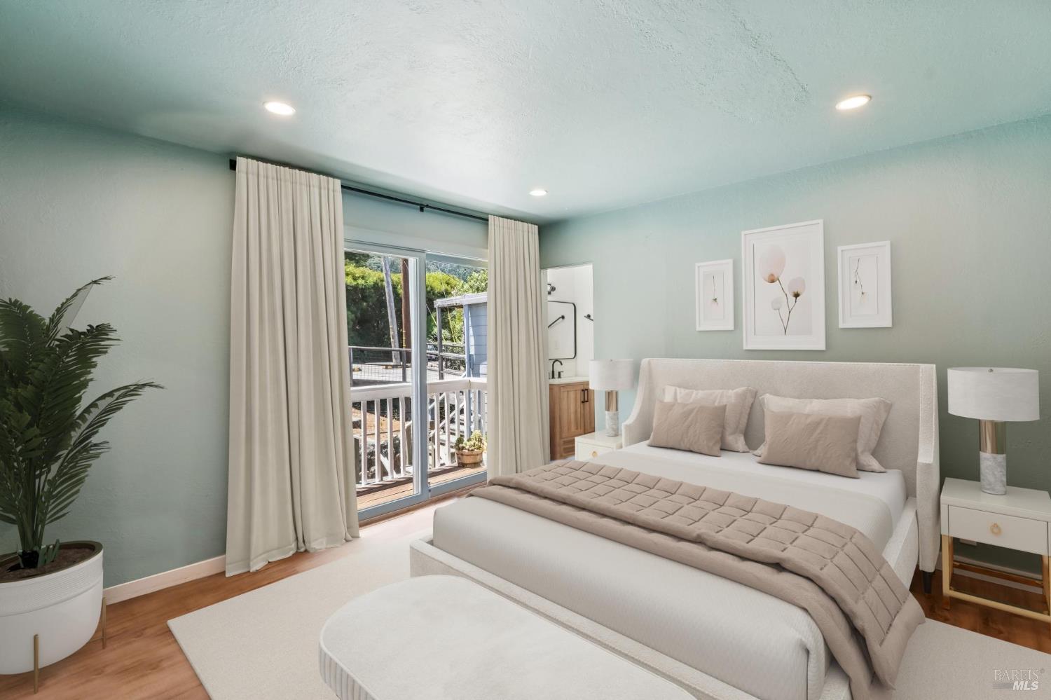 Detail Gallery Image 18 of 39 For 231 Cazneau Ave, Sausalito,  CA 94965 - 4 Beds | 3/1 Baths