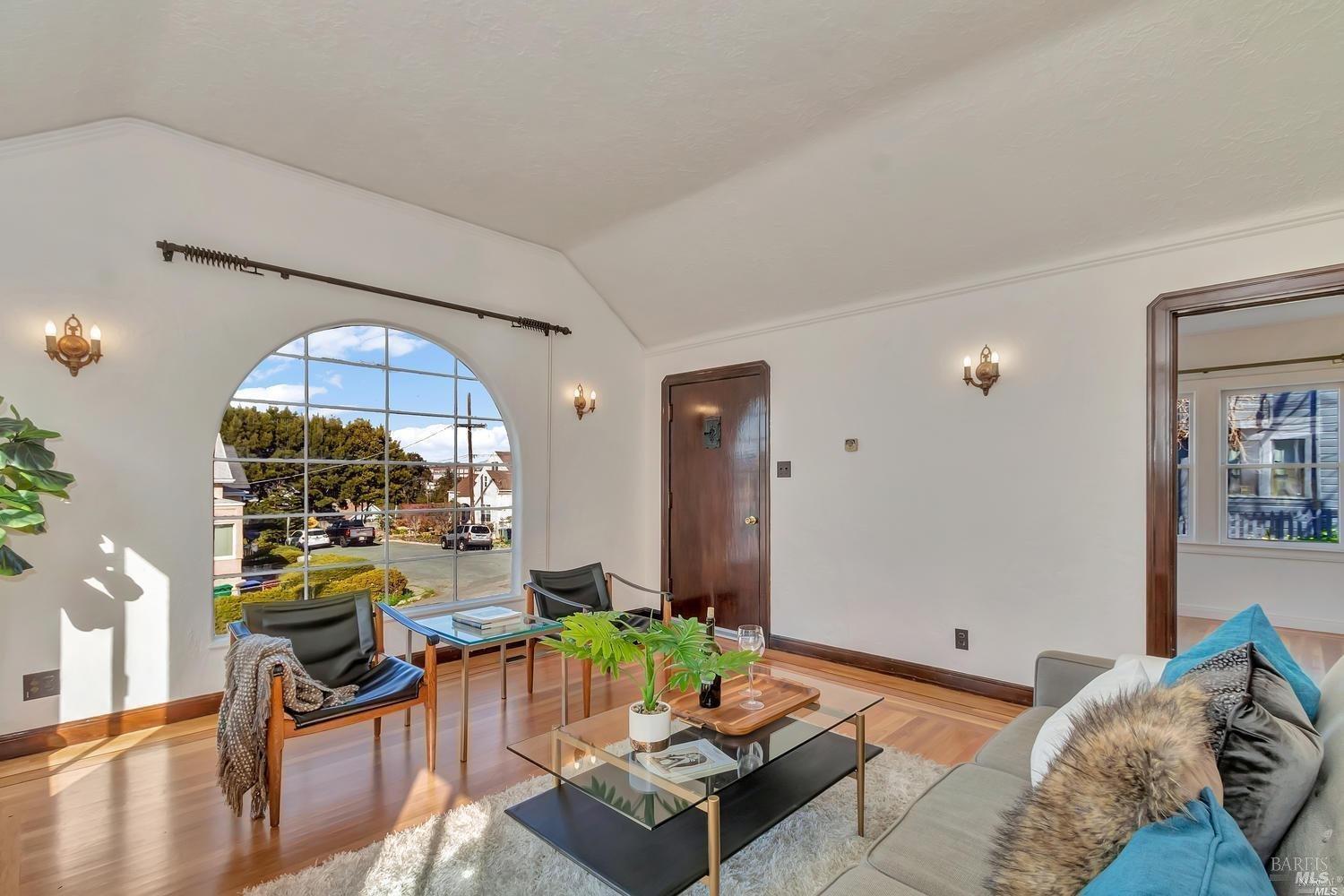 Detail Gallery Image 8 of 15 For 1253 Flora St, Crockett,  CA 94525 - 2 Beds | 1 Baths