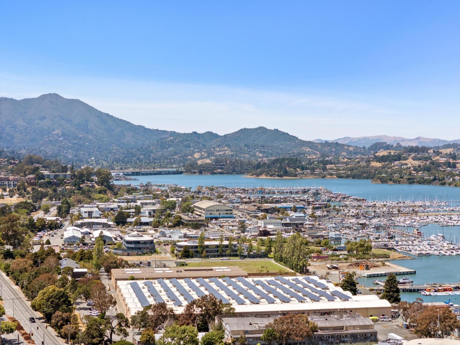 Detail Gallery Image 19 of 39 For 231 Cazneau Ave, Sausalito,  CA 94965 - 4 Beds | 3/1 Baths