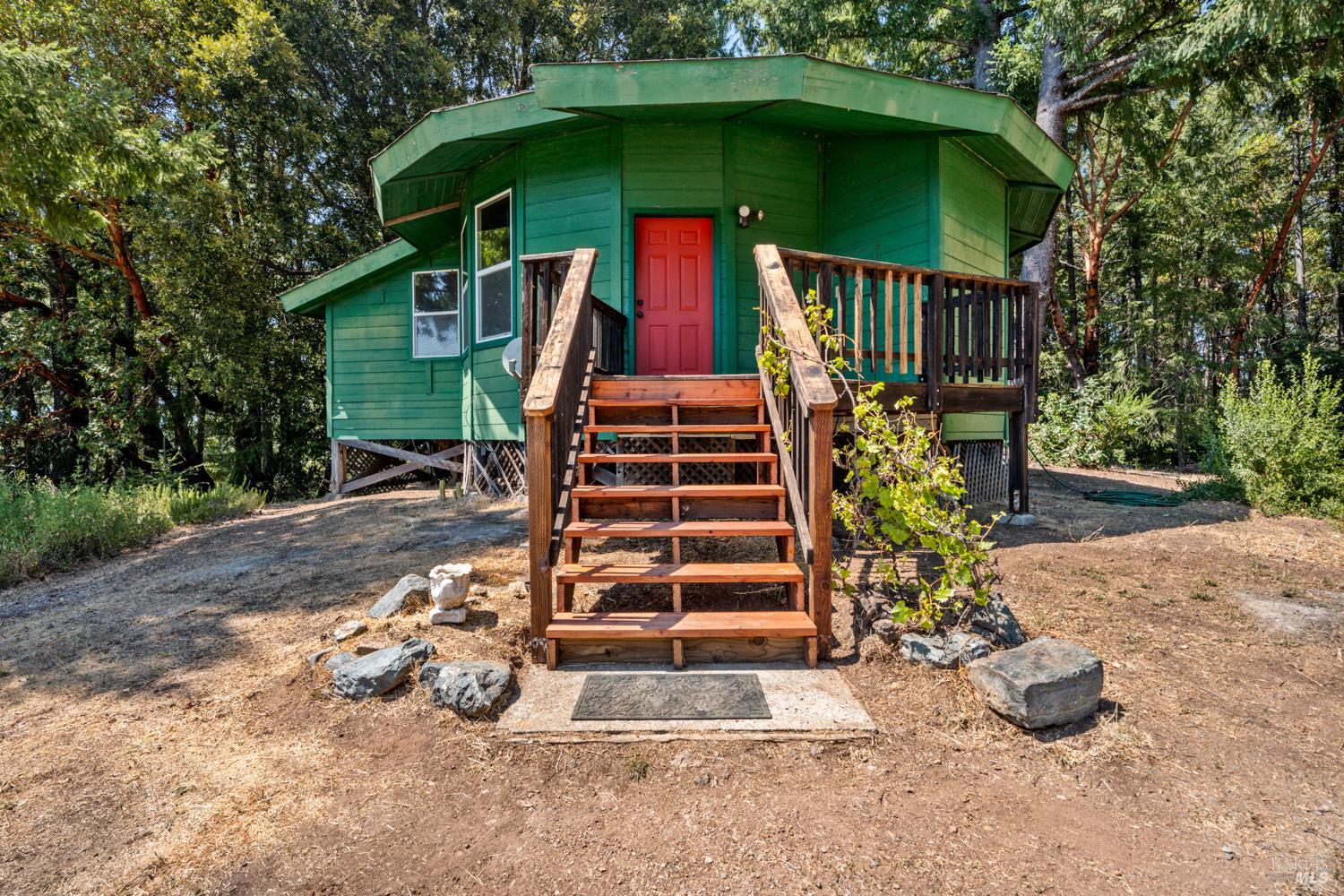 Detail Gallery Image 12 of 22 For 1921 Laytonville Dos Rios Rd, Laytonville,  CA 95454 - 2 Beds | 1 Baths