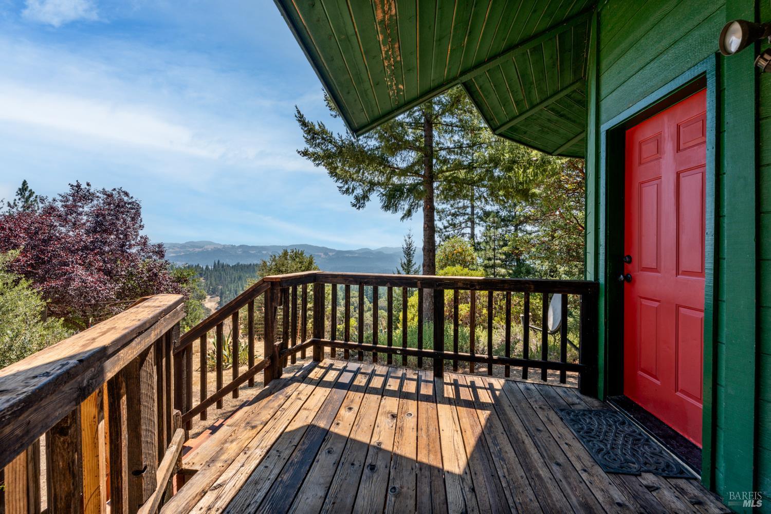 Detail Gallery Image 13 of 22 For 1921 Laytonville Dos Rios Rd, Laytonville,  CA 95454 - 2 Beds | 1 Baths