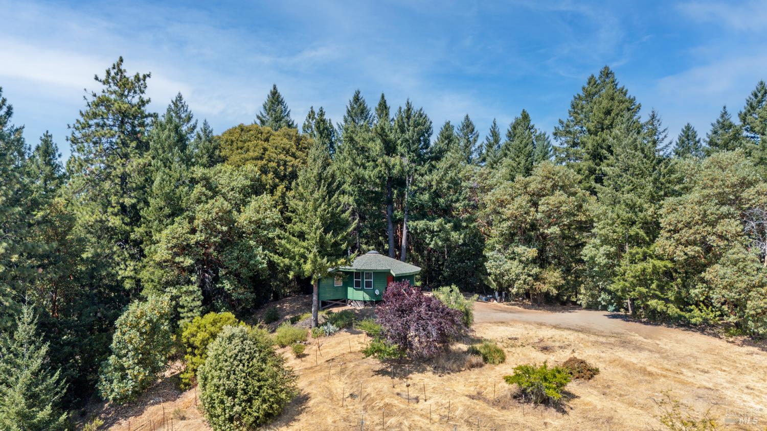 Detail Gallery Image 17 of 22 For 1921 Laytonville Dos Rios Rd, Laytonville,  CA 95454 - 2 Beds | 1 Baths