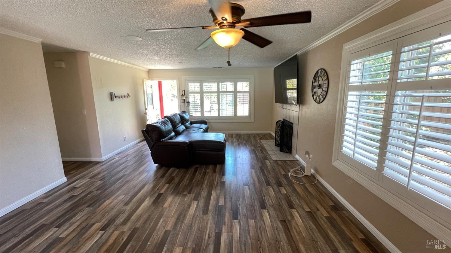 Detail Gallery Image 5 of 25 For 2417 San Joaquin Ct, Santa Rosa,  CA 95401 - 4 Beds | 2 Baths
