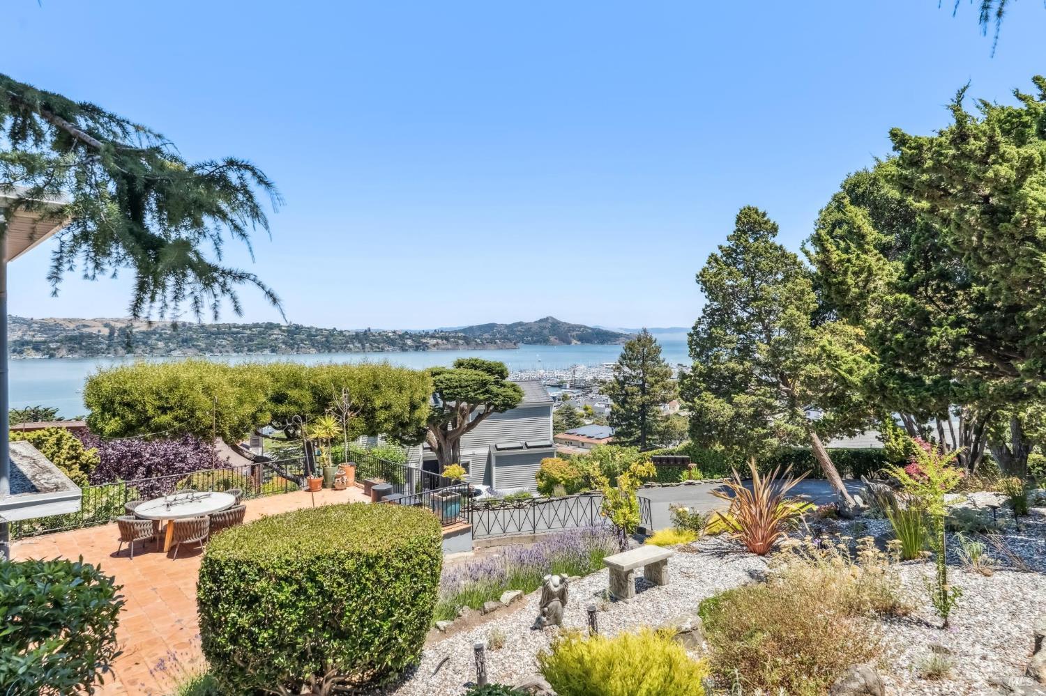 Detail Gallery Image 34 of 39 For 231 Cazneau Ave, Sausalito,  CA 94965 - 4 Beds | 3/1 Baths