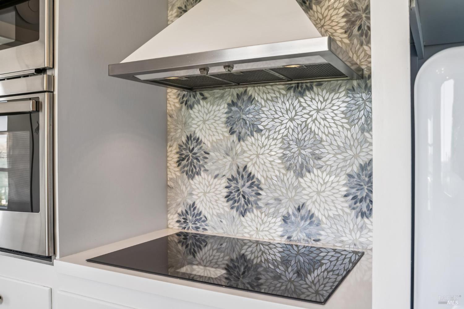 Detail Gallery Image 13 of 39 For 231 Cazneau Ave, Sausalito,  CA 94965 - 4 Beds | 3/1 Baths