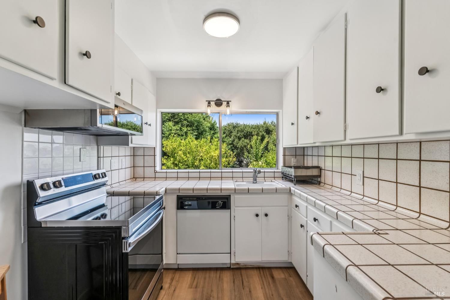Detail Gallery Image 24 of 39 For 231 Cazneau Ave, Sausalito,  CA 94965 - 4 Beds | 3/1 Baths