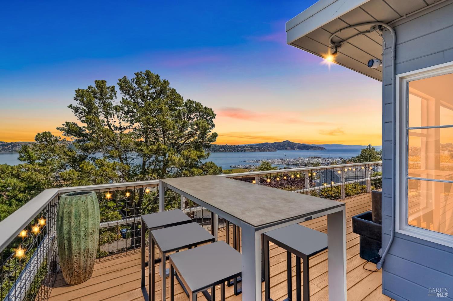 Detail Gallery Image 3 of 39 For 231 Cazneau Ave, Sausalito,  CA 94965 - 4 Beds | 3/1 Baths