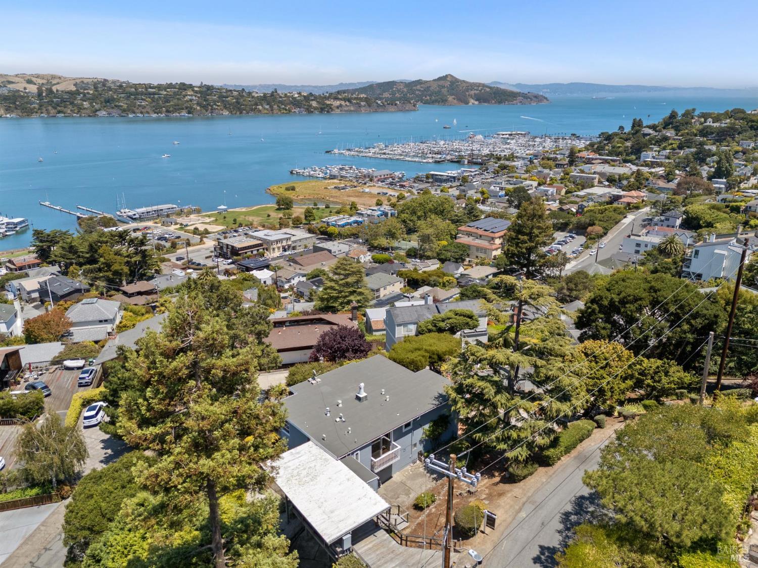 Detail Gallery Image 20 of 39 For 231 Cazneau Ave, Sausalito,  CA 94965 - 4 Beds | 3/1 Baths