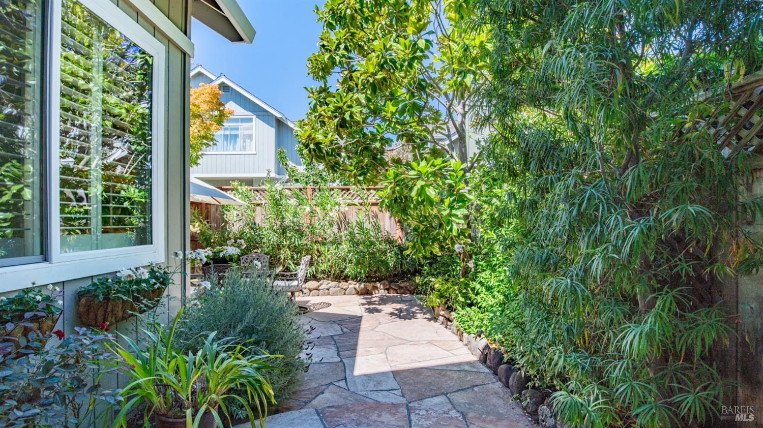 Detail Gallery Image 29 of 40 For 80 Baypoint Dr, San Rafael,  CA 94901 - 3 Beds | 2/1 Baths
