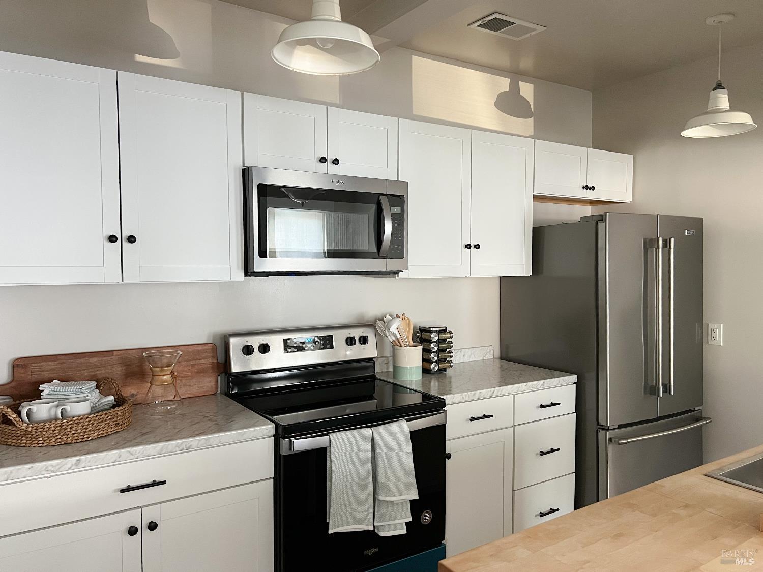 Detail Gallery Image 8 of 10 For 6 Bank St, San Anselmo,  CA 94960 - – Beds | – Baths