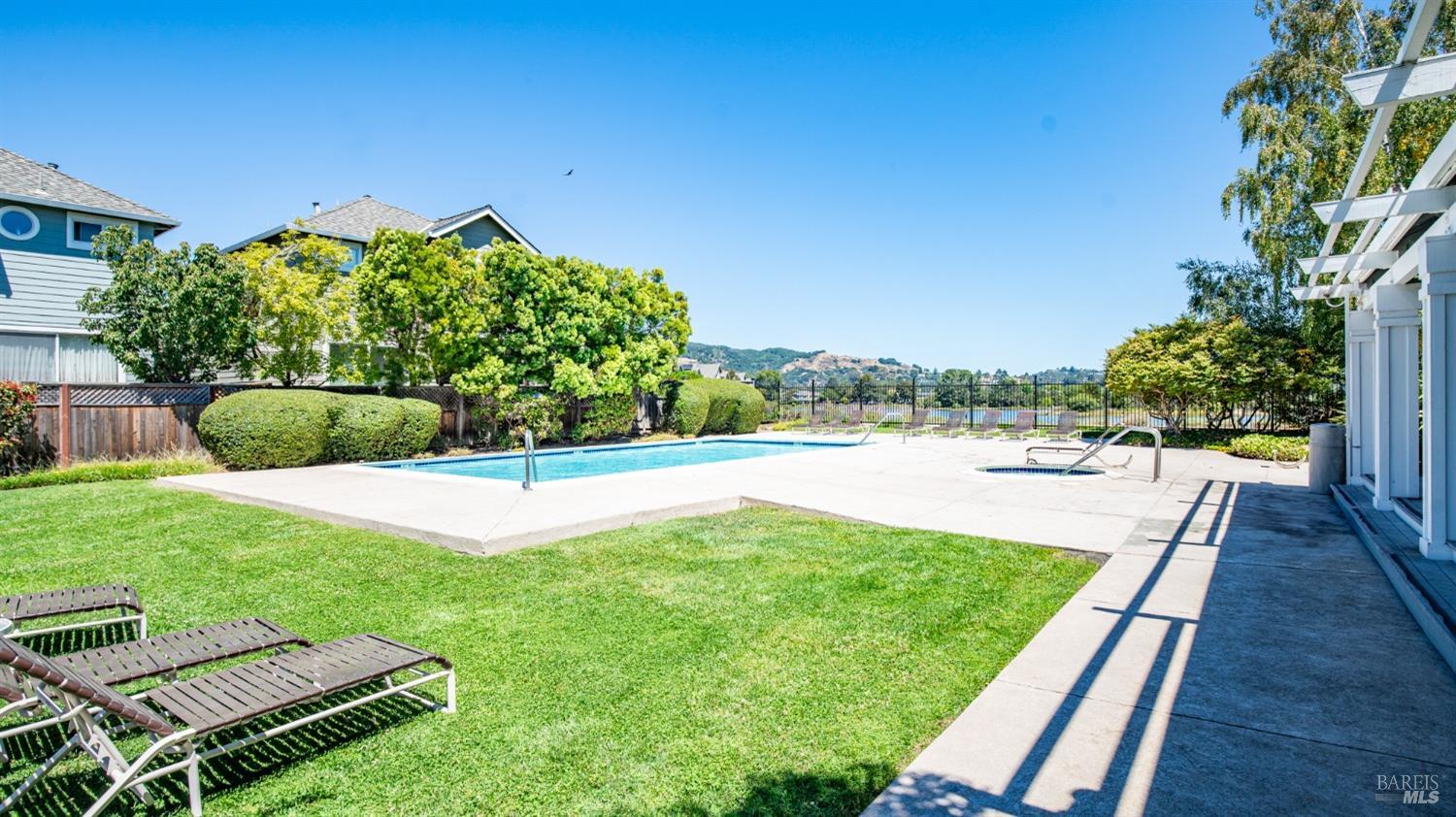 Detail Gallery Image 38 of 40 For 80 Baypoint Dr, San Rafael,  CA 94901 - 3 Beds | 2/1 Baths
